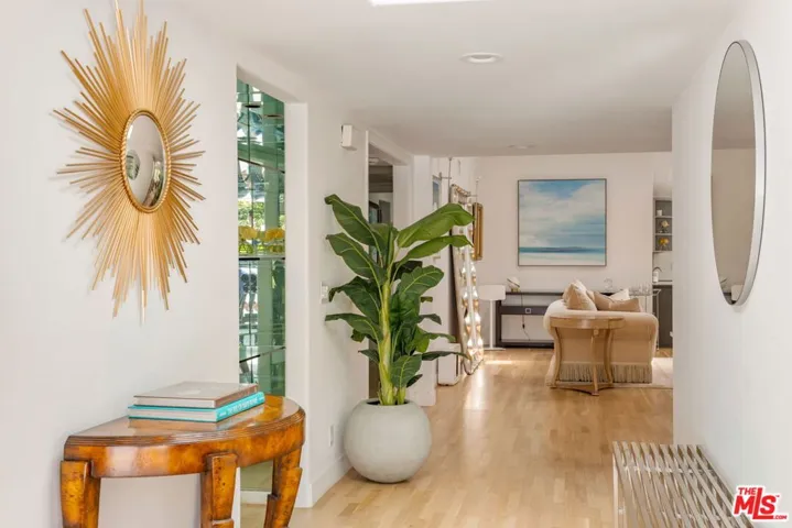 12004 Briarvale Lane, Studio City, California 91604