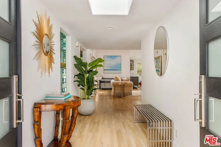 12004 Briarvale Lane, Studio City, California 91604