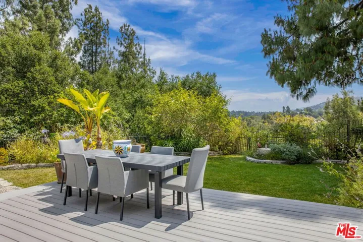 12004 Briarvale Lane, Studio City, California 91604