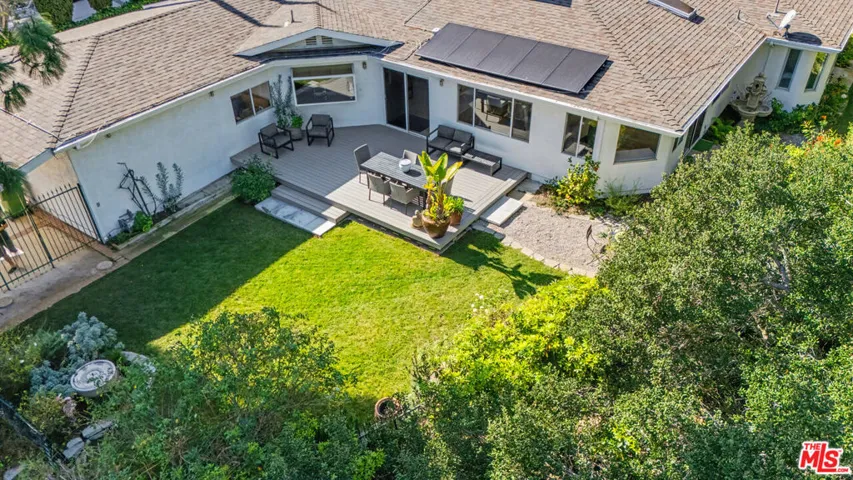 12004 Briarvale Lane, Studio City, California 91604