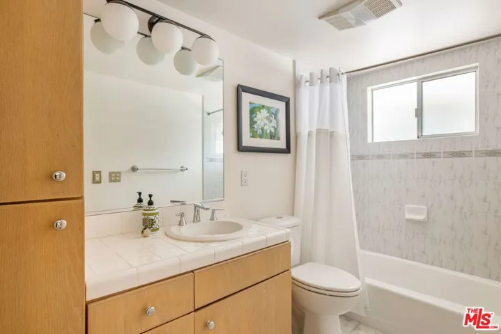 12004 Briarvale Lane, Studio City, California 91604