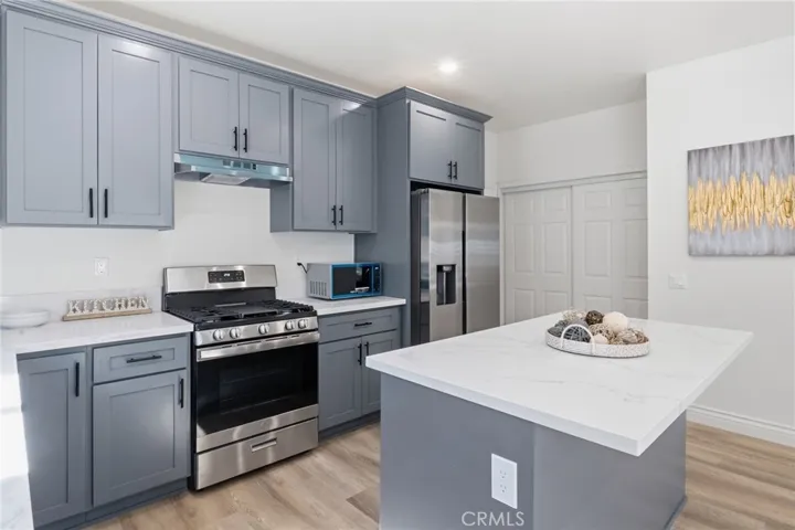 5711 Rocket, Lakewood, California 90713