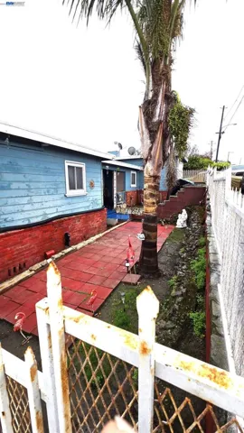 8600 Seneca Street, Oakland, California 94605
