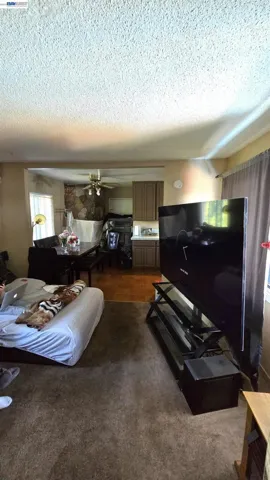 8600 Seneca Street, Oakland, California 94605