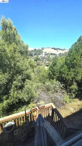 8600 Seneca Street, Oakland, California 94605