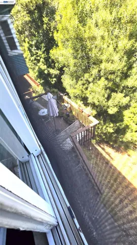 8600 Seneca Street, Oakland, California 94605