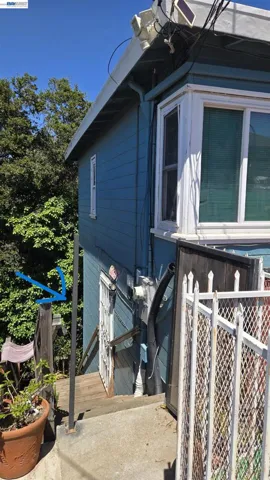 8600 Seneca Street, Oakland, California 94605