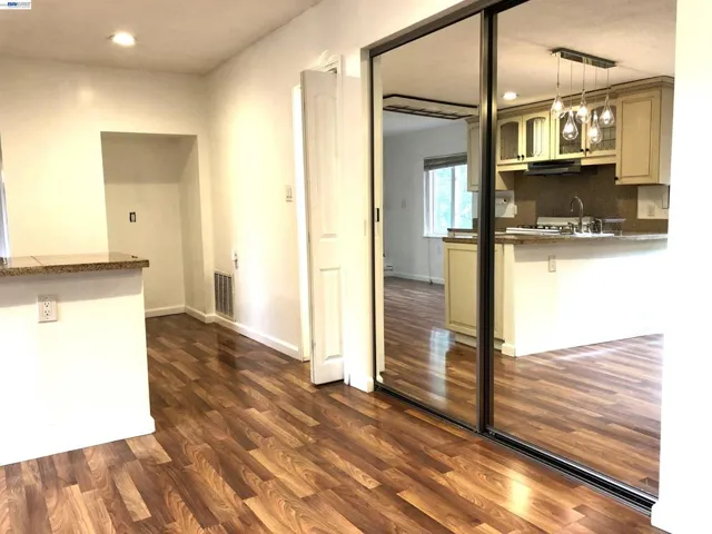 8600 Seneca Street, Oakland, California 94605