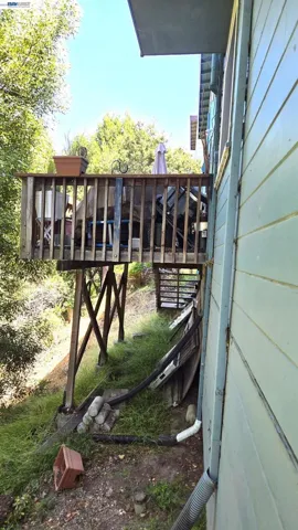 8600 Seneca Street, Oakland, California 94605