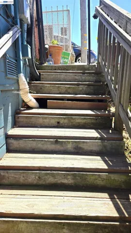 8600 Seneca Street, Oakland, California 94605