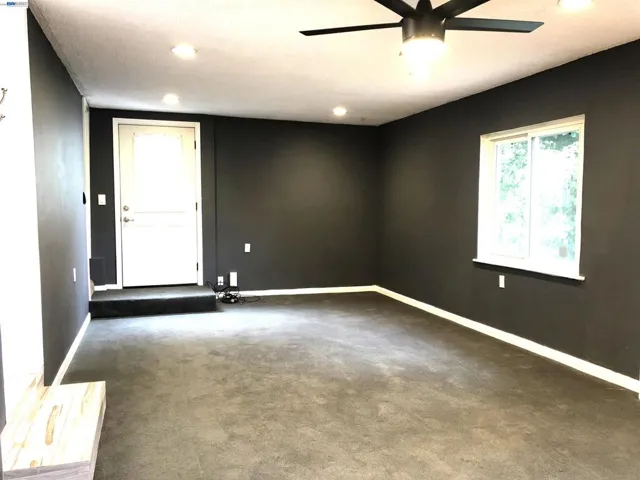 8600 Seneca Street, Oakland, California 94605