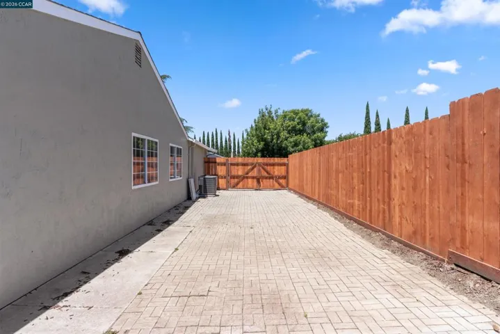 12 Merrimac Pl, Pittsburg, California 94565