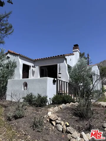 1031 Wapello Street, Altadena, California 91001