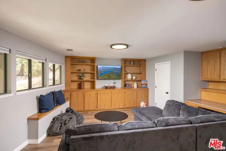 743 Bishorn Drive, Lake Arrowhead, California 92352