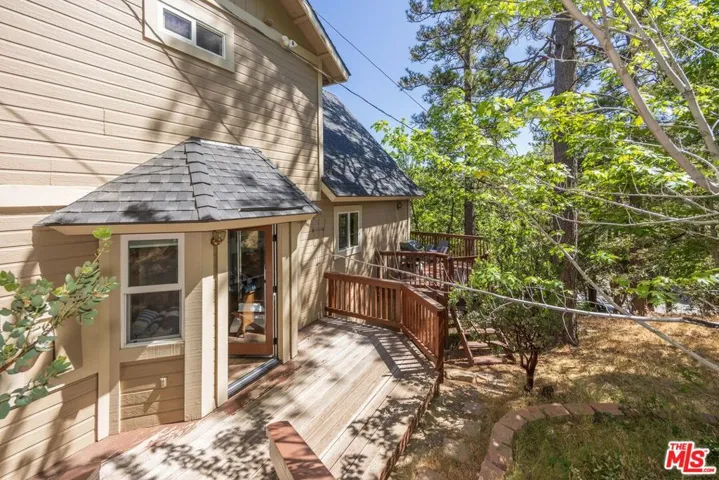 743 Bishorn Drive, Lake Arrowhead, California 92352