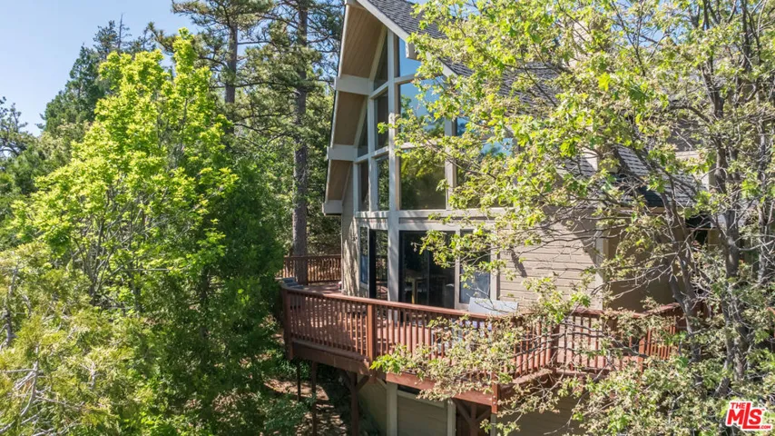743 Bishorn Drive, Lake Arrowhead, California 92352