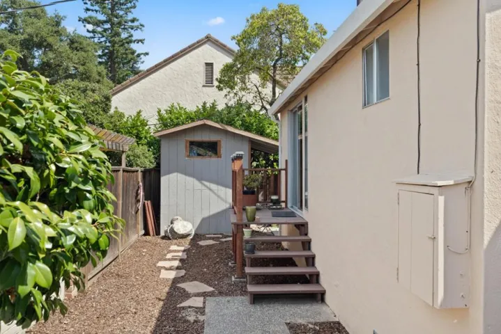 101 King Street, Redwood City, California 94062
