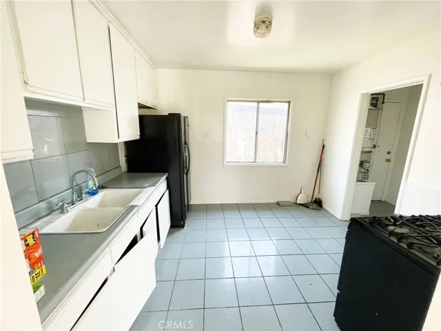 1330 S Reservoir Street, Pomona, California 91766