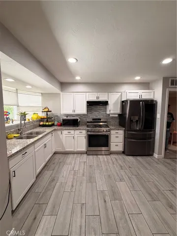 3205 Durrwood, Bakersfield, California 93304