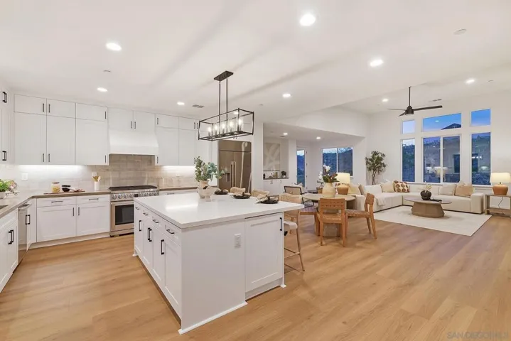 39301 Corte Venture, Temecula, California 92592