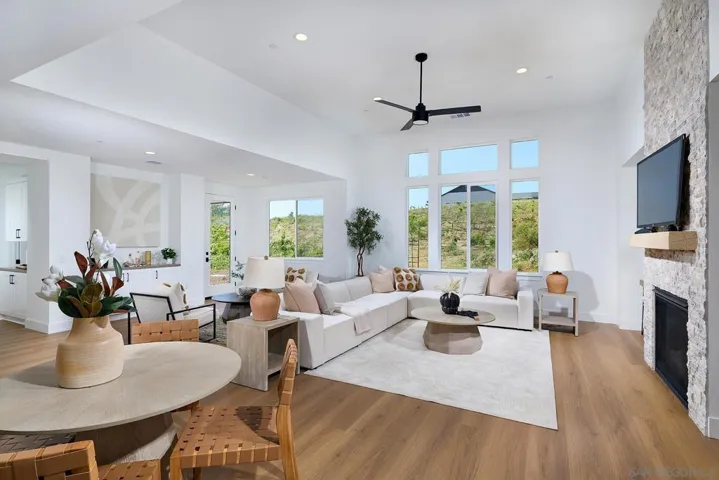 39301 Corte Venture, Temecula, California 92592