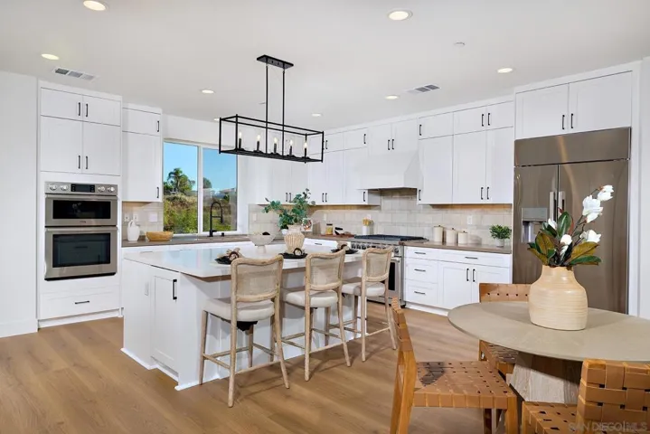39301 Corte Venture, Temecula, California 92592