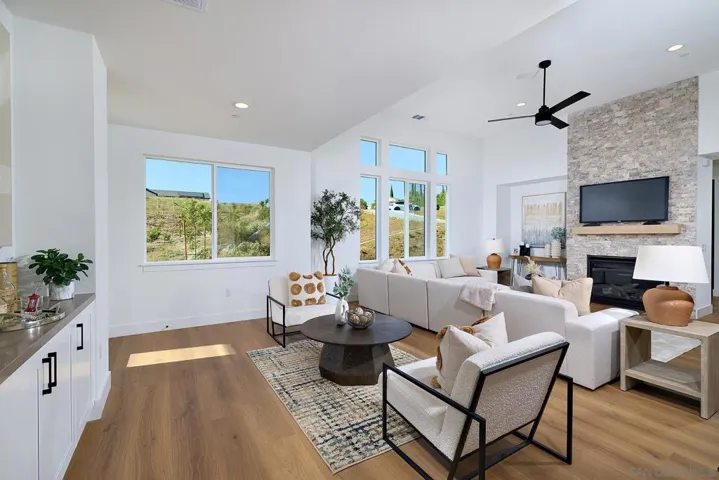39301 Corte Venture, Temecula, California 92592
