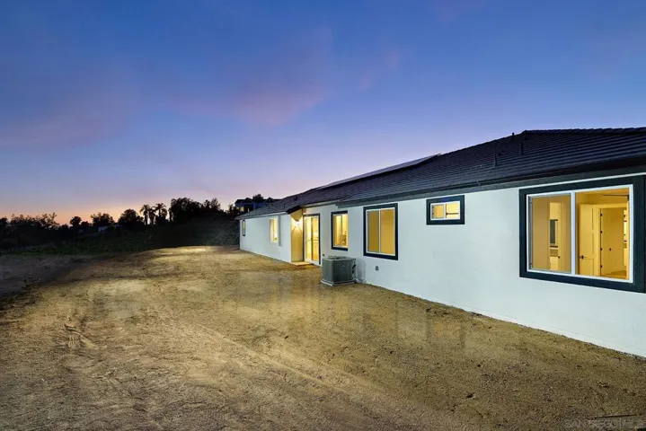 39301 Corte Venture, Temecula, California 92592