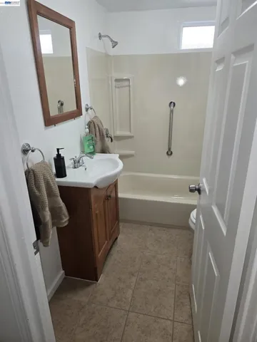 1840 6th, North Richmond, California 94801