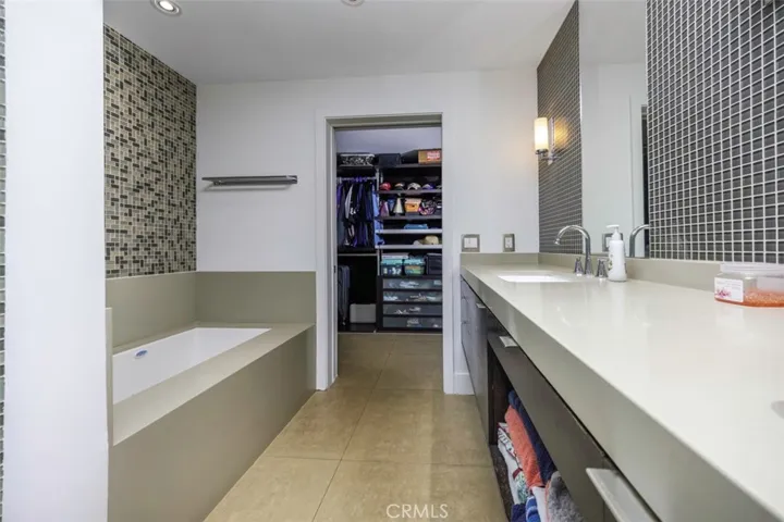 400 W Ocean Boulevard 1403, Long Beach, California 90802