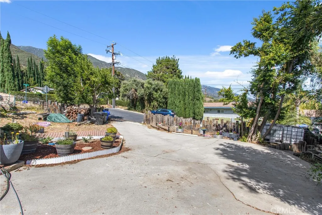 810 Hillyfield Lane, San Bernardino, California 92407 — photo 4