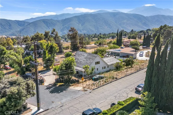810 Hillyfield Lane, San Bernardino, California 92407
