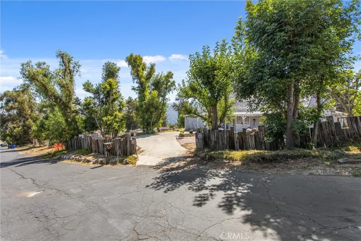 810 Hillyfield Lane, San Bernardino, California 92407