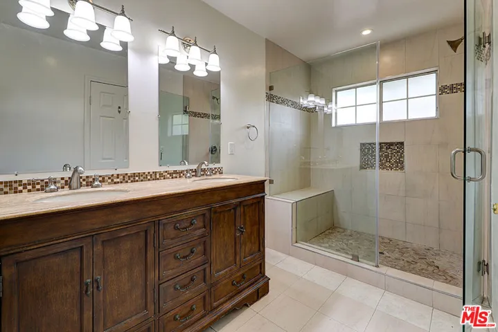 15601 Morrison Street, Encino, California 91403