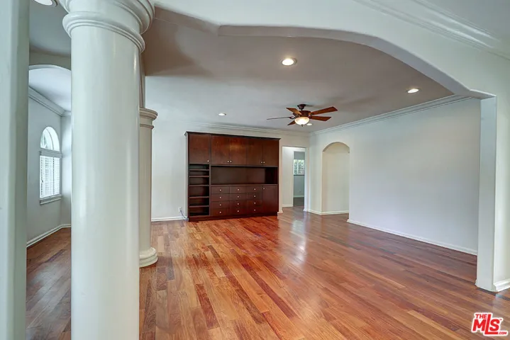 15601 Morrison Street, Encino, California 91403