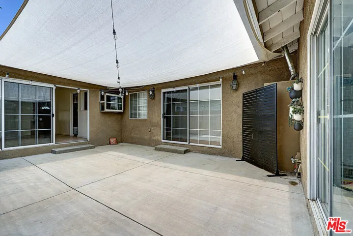 15601 Morrison Street, Encino, California 91403