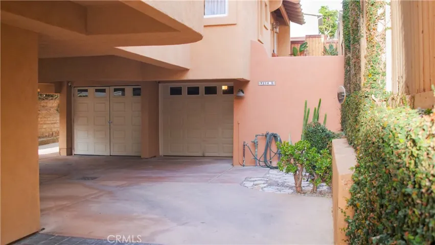 Private 2 Car Garage