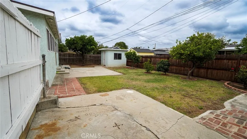 907 E Francis, La Habra, California 90631