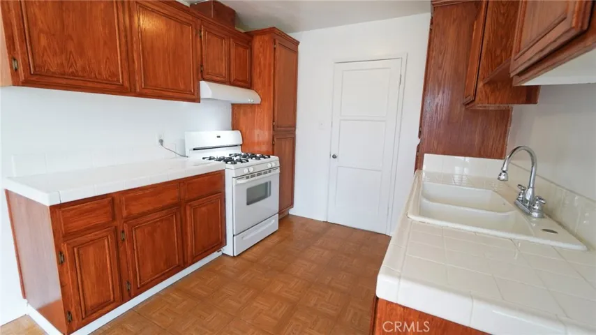 907 E Francis, La Habra, California 90631