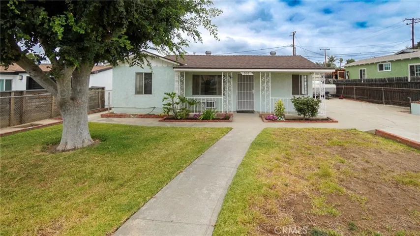 907 E Francis, La Habra, California 90631