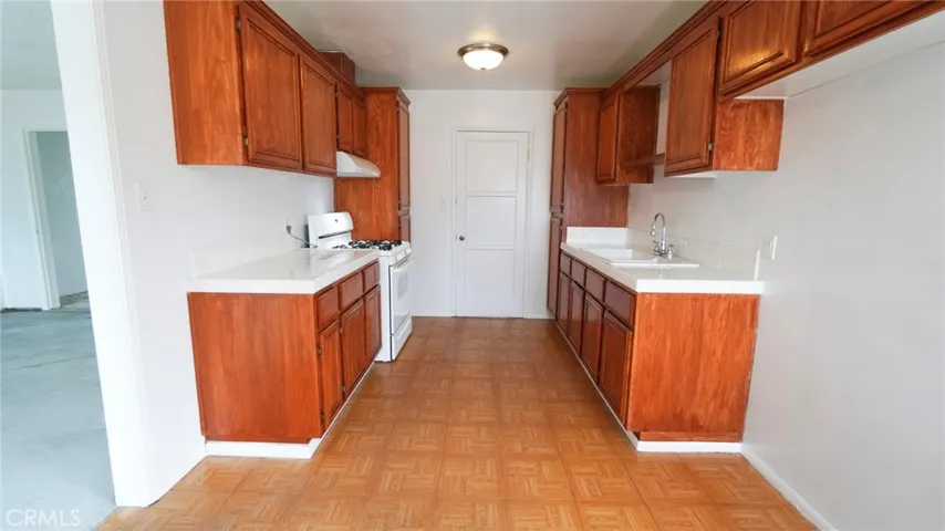 907 E Francis, La Habra, California 90631