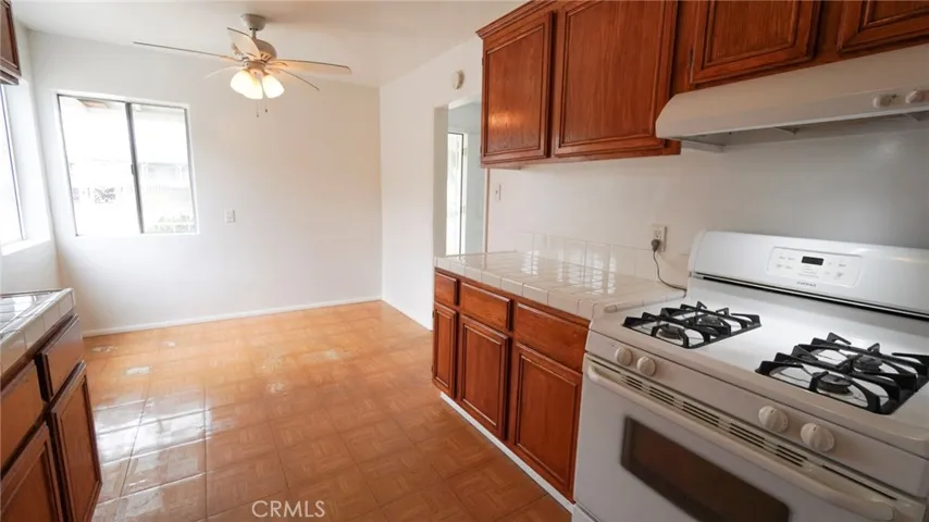 907 E Francis, La Habra, California 90631