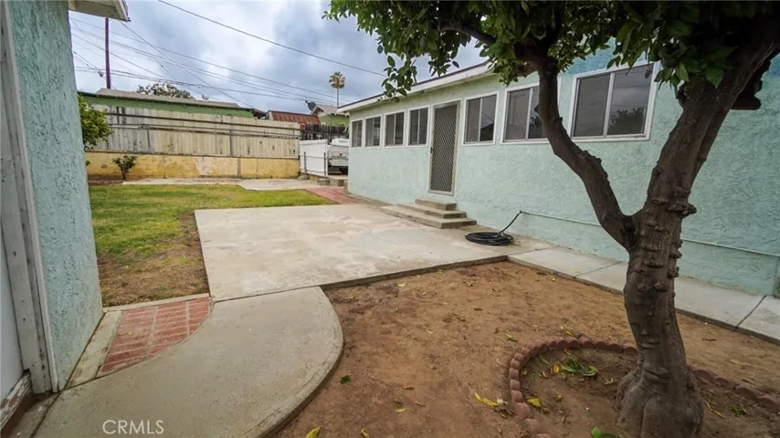 907 E Francis, La Habra, California 90631