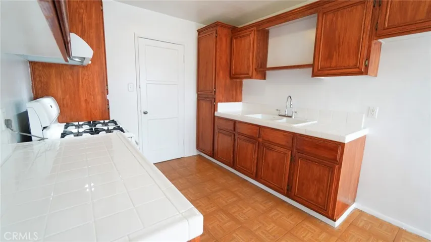 907 E Francis, La Habra, California 90631