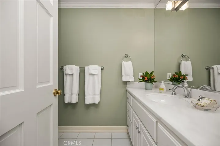 57 Emerald, Irvine, California 92614