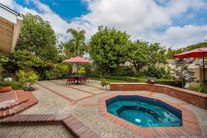 57 Emerald, Irvine, California 92614