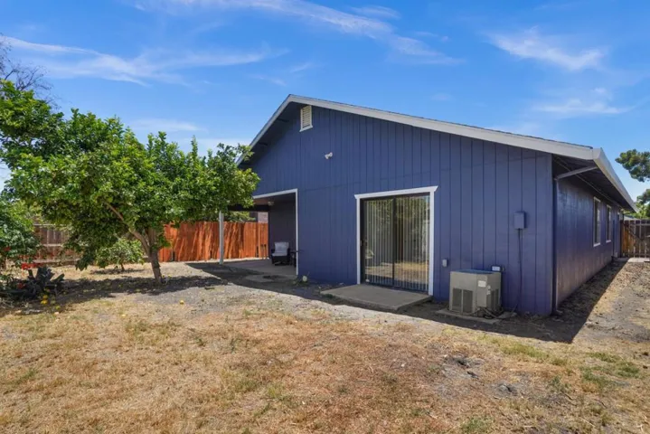 1927 Montauban Court, Stockton, California 95210