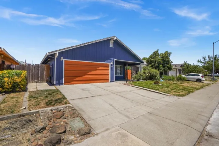 1927 Montauban Court, Stockton, California 95210