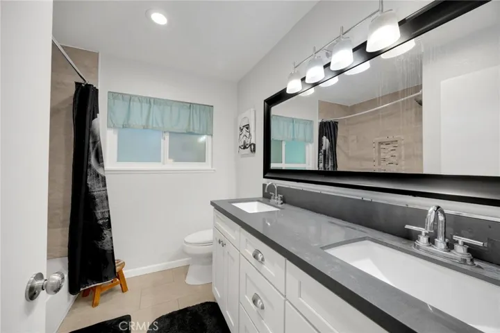 2nd bathroom