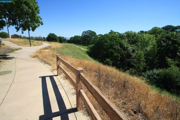 1506 Ashwood Dr, Martinez, California 94553
